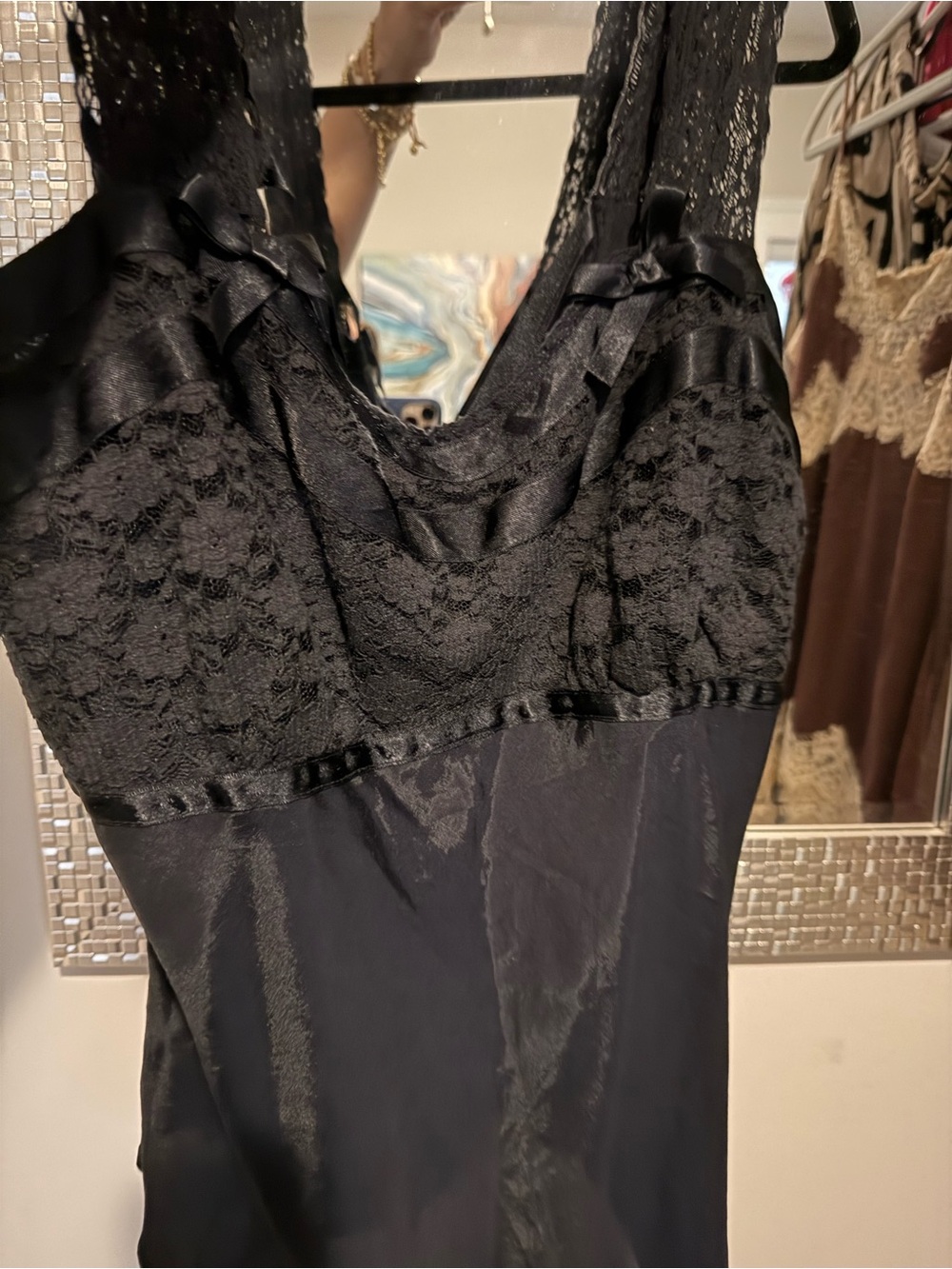 FREE P - OH YESSS! SOO SOOOLD OUT ! THE ONLY BLK TOP U NEED ALONE OR 4 FALL💋💋💋